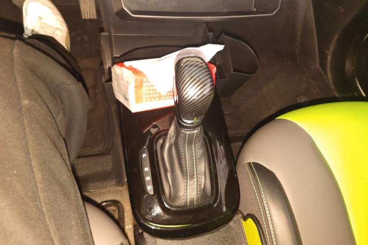 Used Roewe Clever 2021 302km All-Round Version Gear Lever