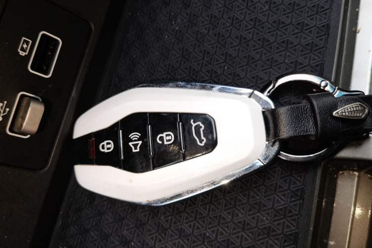 Used JETOUR X70 2024 1.5T DCT Glory PRO 7-Seater
