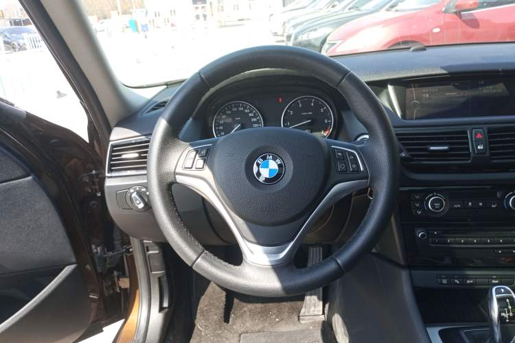 Used BMW X1 2014 sDrive18i Leading Model
