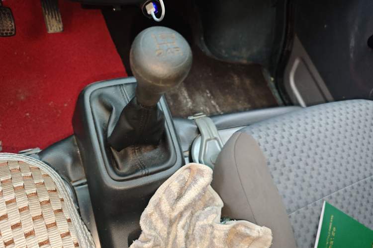 Used Wuling Zhiguang 2023 1.5L Practical Version 5/7 Seats Gear Lever