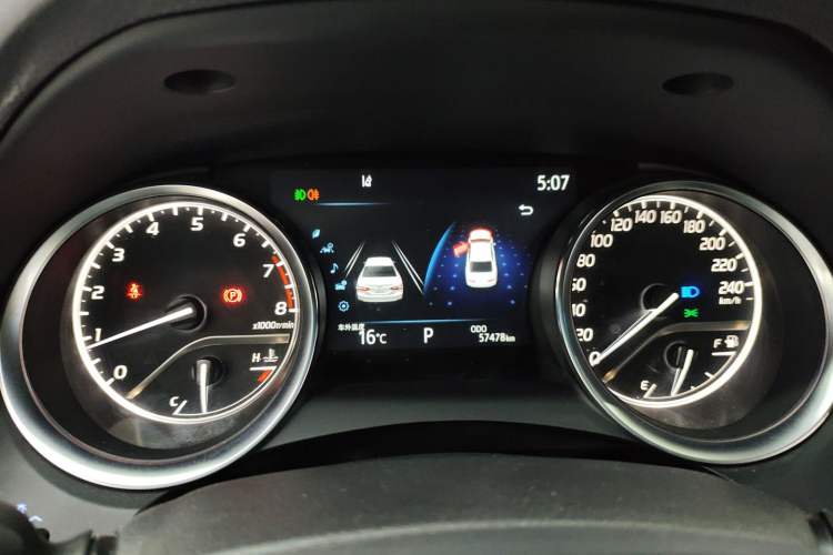 Used Toyota Camry 2023 2.0G Luxury Edition
