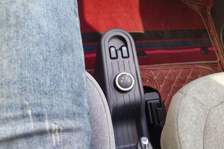 Used Wuling Hongguang MINIEV 2021 Macaron Fashion Model Lithium Iron Phosphate