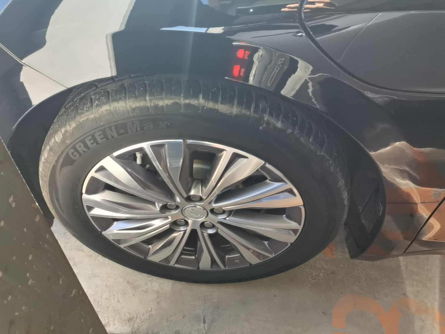 Hongqi E-QM5 2022 431 km Charge & Enjoy Edition — снимка 10