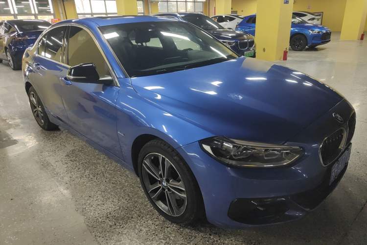Used BMW 1 Series 2017 118i Sport Edition Front Right 45 Deg