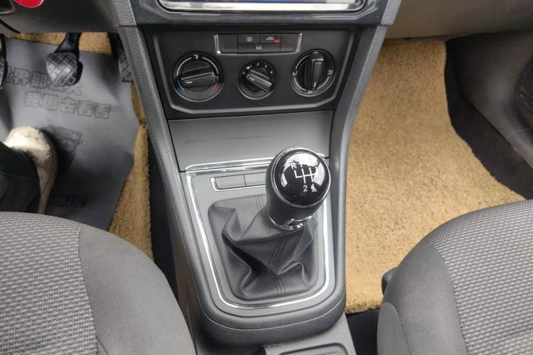 Used Volkswagen Bora 2018 1.5L Manual Fashion Model Gear Lever