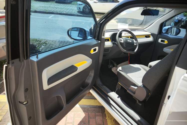 Used Chery New Energy QQ Ice Cream 2022 170km Sundae Phosphate Lithium-Ion