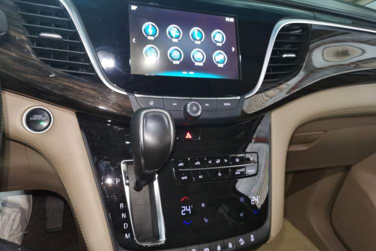 Used Buick GL8 2018 ES 28T Luxury Model China VI Standard Audio And AC Panel