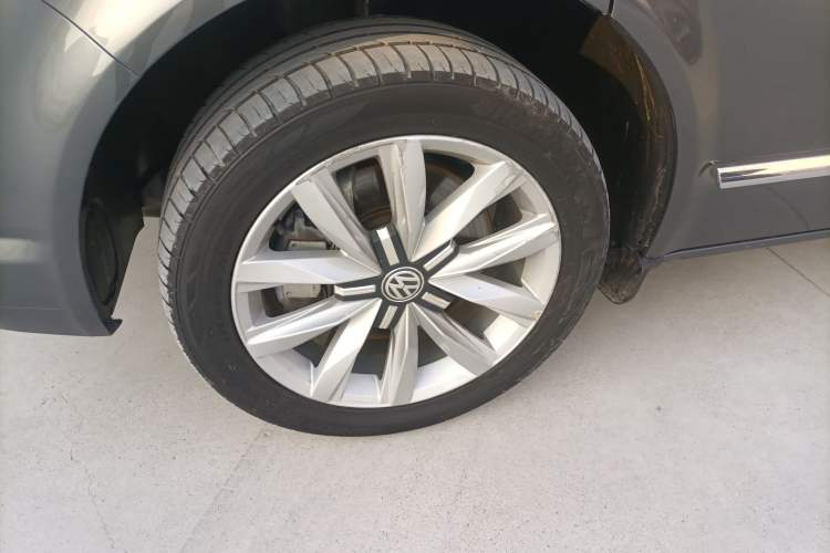Used Volkswagen Multivan 2018 2.0 TSI Two-Wheel-Drive Luxury Edition 7 Seats
