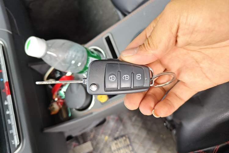 Used Farizon Xingxiang V 2024 Star Enjoy V6E Feature Edition Zhixin 46.08 kWh Vehicle Key