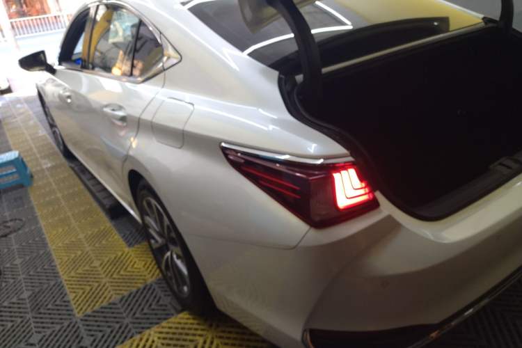 Used Lexus ES 2021 200 Excellence Edition