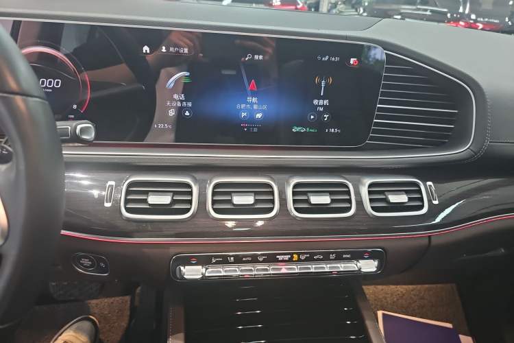 Used Mercedes-Benz GLE 2023 GLE 350 4MATIC Stylish Model Audio And AC Panel