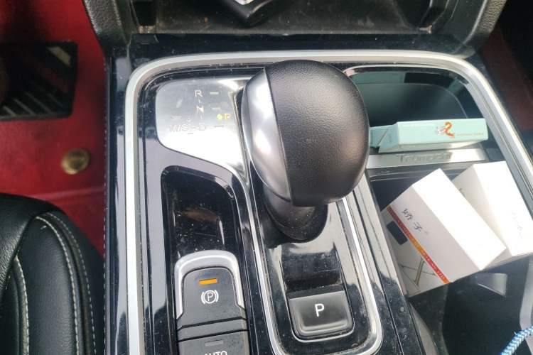 Used GAC Trumpchi GS8 2020 390T Two-Wheel Drive Luxury Smart Connectivity Version (7 Seats) Gear Lever