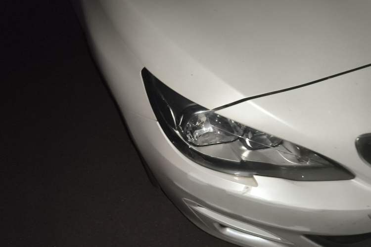 Used Peugeot 408 2014 1.8L Automatic Luxury Edition Right Front Headlight