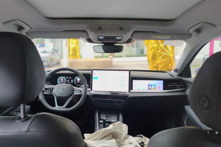 Used Volkswagen Passat 2025 Pro 380TSI Dragon Supreme Edition Headliner