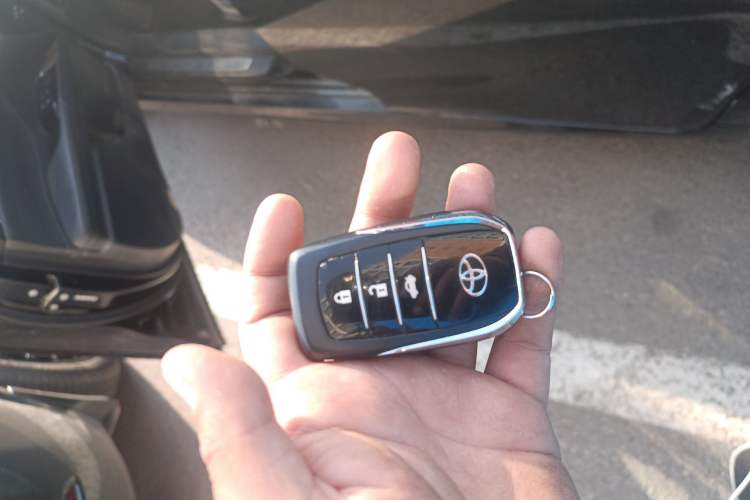 Used Toyota Camry 2019 Revised Version 2.5G Luxury Edition Vehicle Key