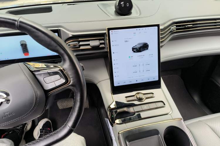 Used Nio ES8 2020 580 km Signature Edition 7-Seater Version
