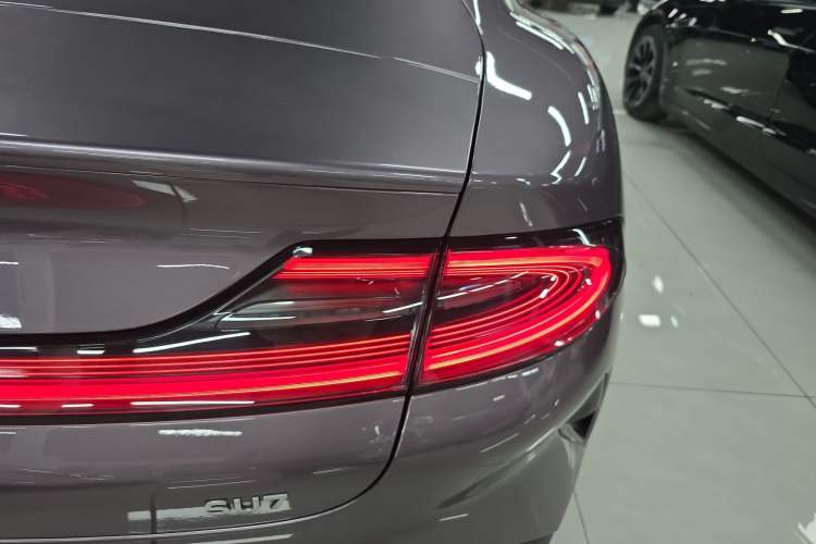 Used Xiaomi Auto SU7 2024 Rear-Drive Long-Range Intelligent Driving Version
