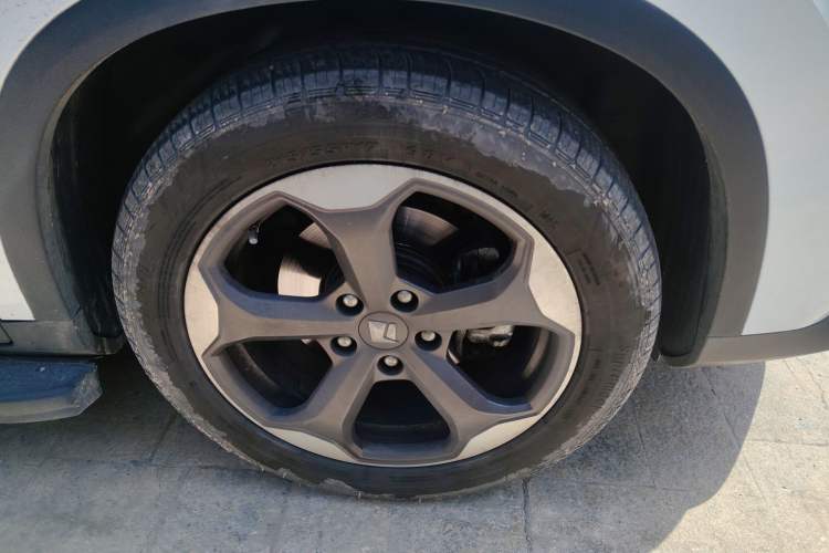 Used Baojun RM-5 2019 1.5T CVT 24-Hour Online Premium Version 7 Seats Right Front Wheel Hub