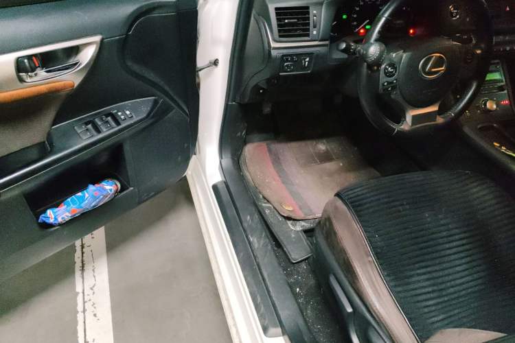 Used Lexus CT 2017 CT200h Elite Edition Solid Color China V Standard Driver Seat