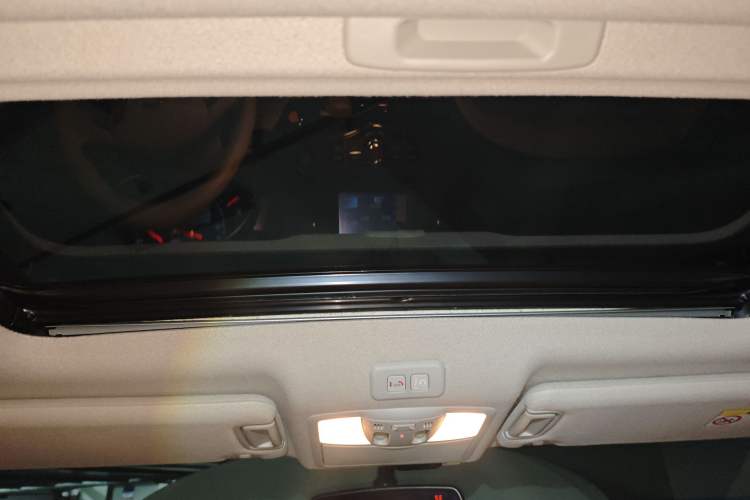 Used Nissan Quest 2015 3.5L SL
