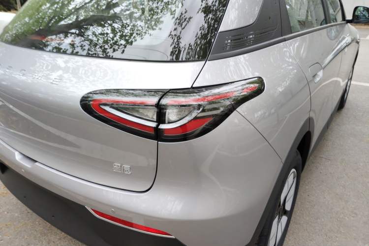 Used Geely Galaxy Geome 2026 Model 310km Youth Edition Right Rear Taillight