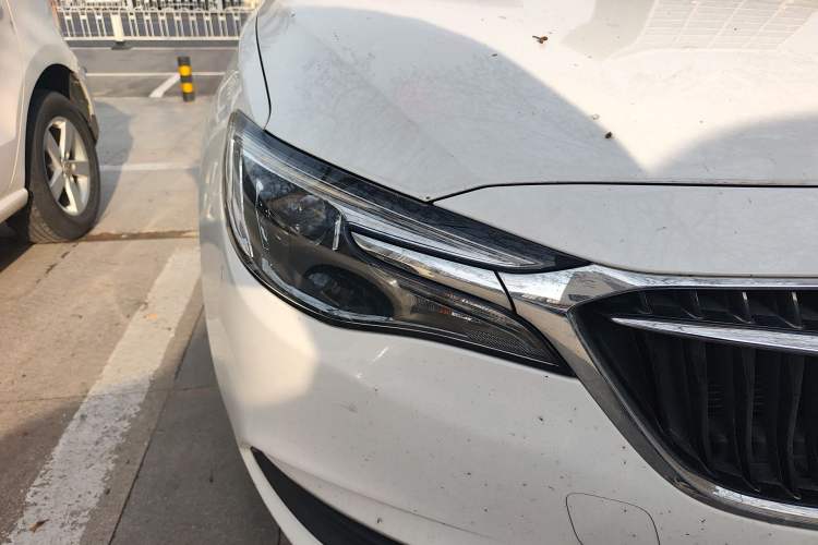 Used Buick GT 2021 Revised Version 1.3T Automatic Mild Hybrid Elite Edition Right Front Headlight