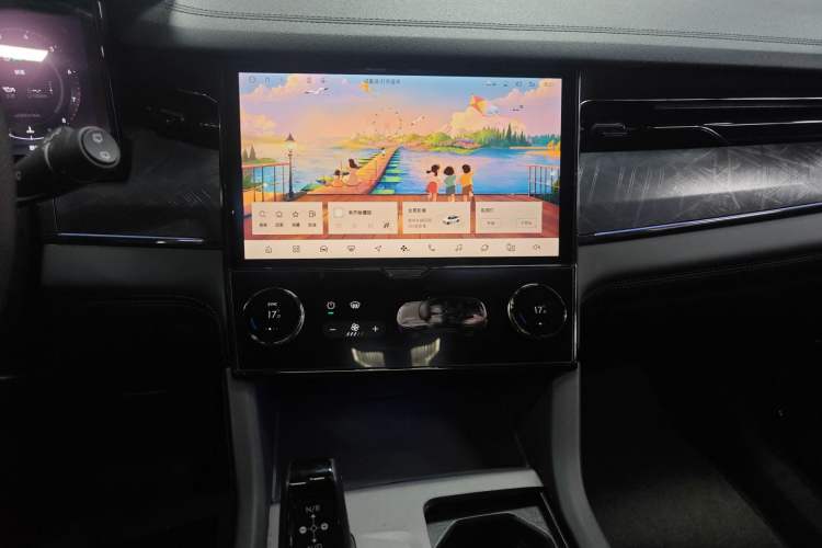 Used Lynk & Co 09 2021 2.0T Halo Six-Seater
