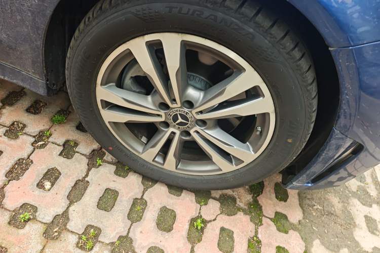 Used Mercedes-Benz C-Class 2021 C 200 L Fashion Edition Sport Version Right Front Wheel Hub