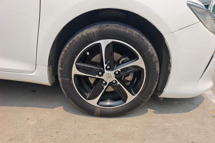 Used Toyota Camry 2015 Junrui 2.5S Activa Navigation Edition Right Front Wheel Hub