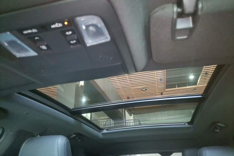 Used Cadillac XT5 2022 2.0T Two-Wheel Drive Luxury Version