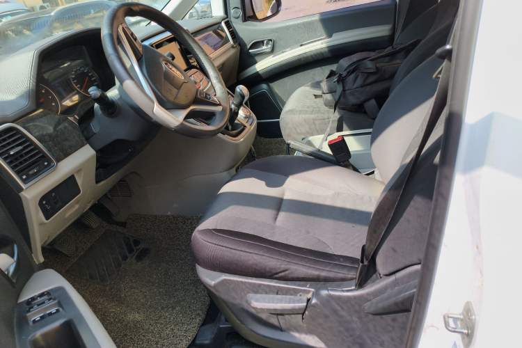 Used JAC Refine M4 2016 2.0L Manual Luxury Version
