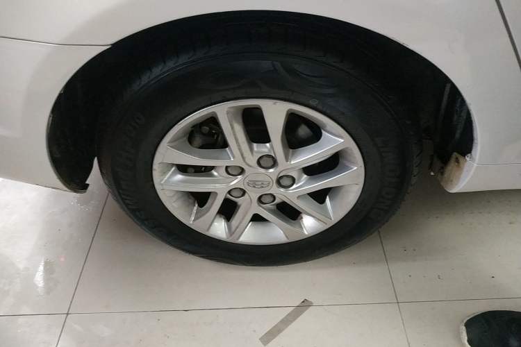 Used Geely Auto Emgrand 2017 Sedan Million Edition 1.5L Manual Luxury Model Right Rear Wheel Hub