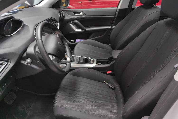 Used Peugeot 308S 2015 1.6T Automatic Jingchi Edition Left Front Seat