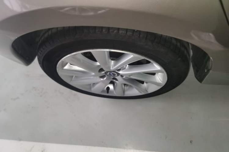 Used Volvo S60 2015 S60L 2.0T Zhiyuan Edition
