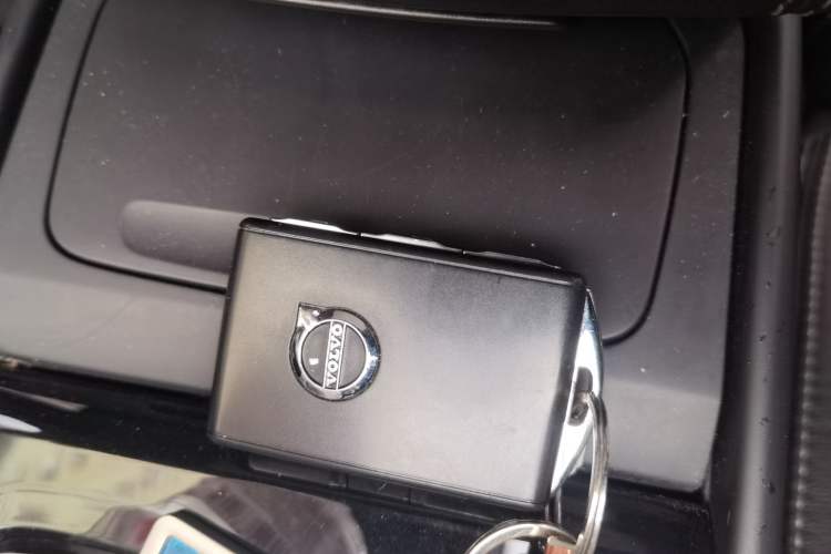 Used Volvo XC40 2023 B4 4x4 Smart Luxury Edition
