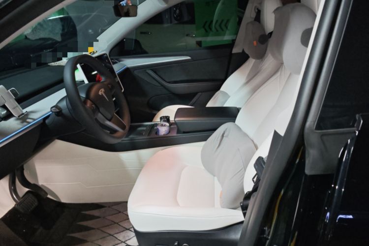 Used Tesla Model Y 2023 Long-Range All-Wheel-Drive Version Left Front Seat