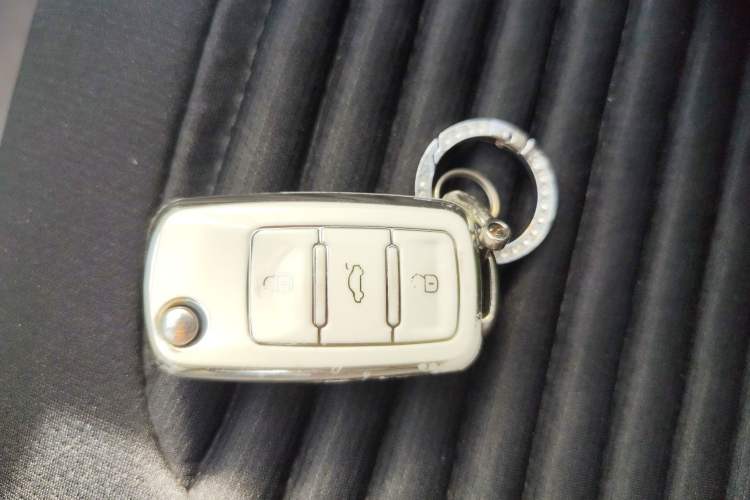 Used Volkswagen Santana 2016 1.6L Manual Fashion Edition
