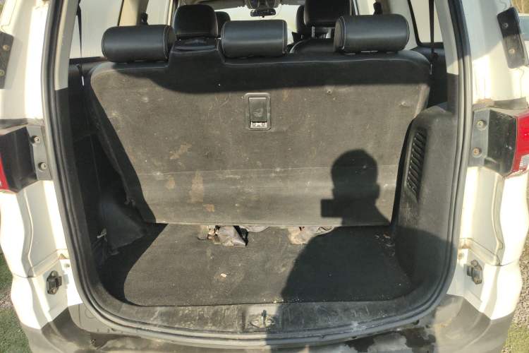 Used HYOSOW H3 2015 1.5L manual luxury version
