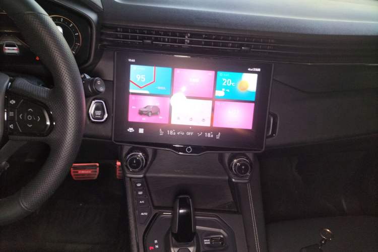 Used Lynk & Co 01 2021 2.0TD Four-Wheel Drive Dark Night Edition Audio And AC Panel