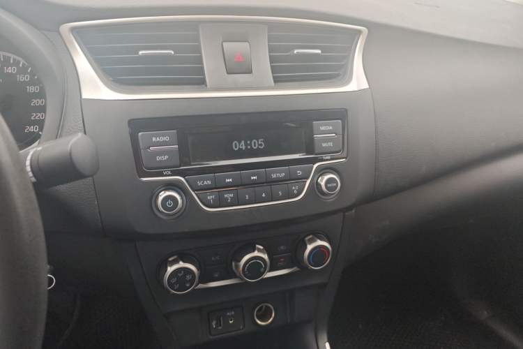 Used Nissan Sylphy 2021 Classic 1.6XE CVT Comfort Edition Audio And AC Panel
