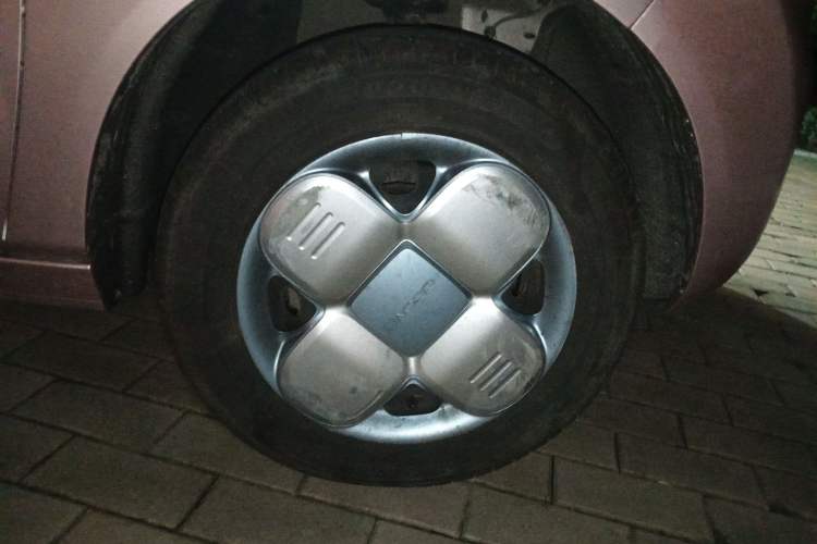 Used Geely Galaxy Panda 2023 Panda Mini 200km Endurance Bear Right Front Wheel Hub