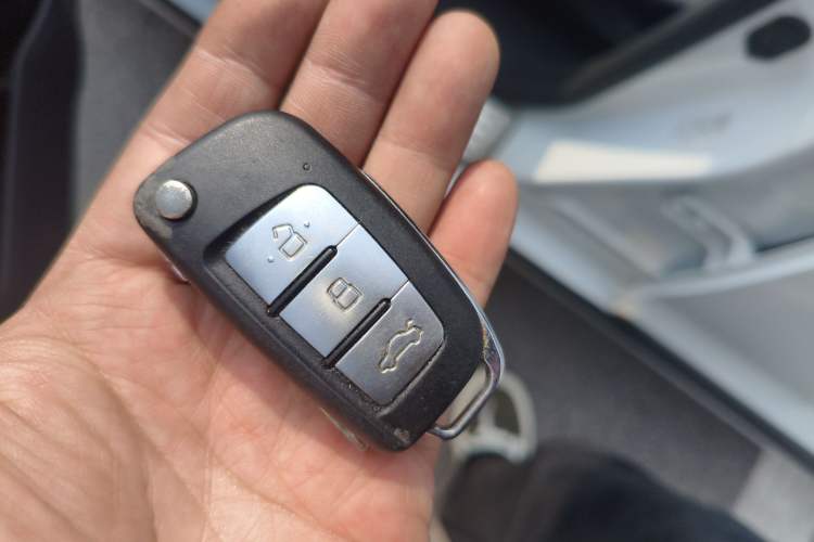 Used Geely Auto Vision X3 2019 Upgraded Model 1.5L Manual Elite Version
