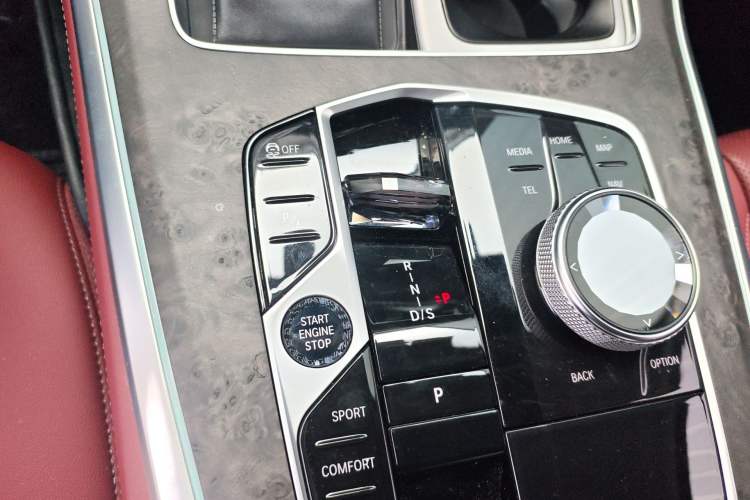 Used BMW X5 2023 xDrive 30Li Luxury M Sport Package
