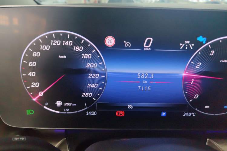 Used Mercedes-Benz V-Class 2024 V 300 Pilot Edition