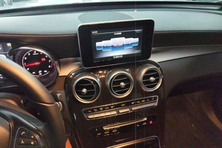 Used Mercedes-Benz GLC 2019 Facelift GLC 260 L 4MATIC Luxury Model