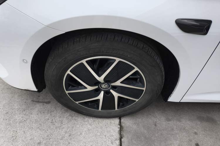 Used BYD Qin L 2025 DM-i Smart Drive 120KM Leading Model