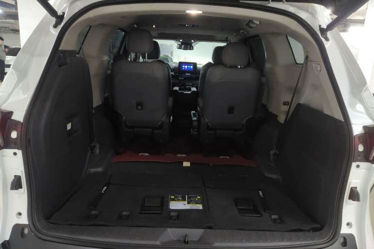 Used Toyota Sienna 2021 2.5L Hybrid Luxury Edition