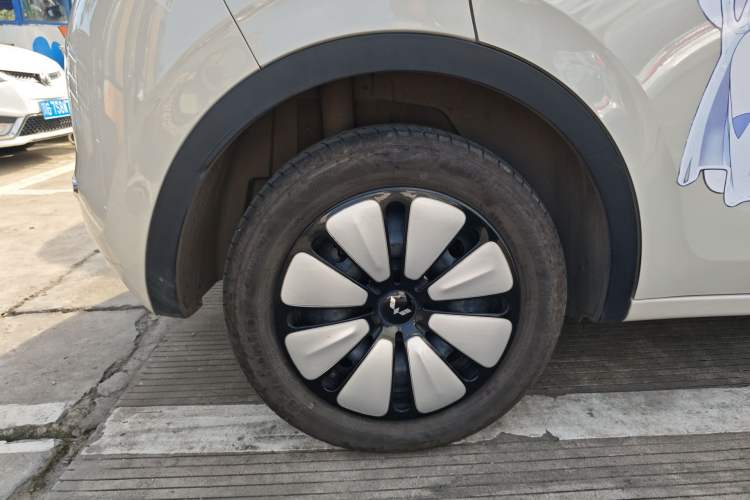 Used Wuling Bingo 2024 333 km Enjoyment Version Right Rear Wheel Hub
