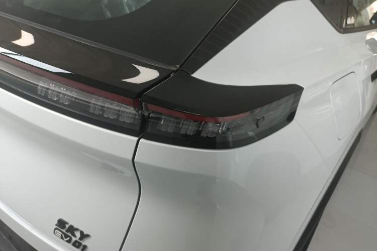 Used Dongfeng Aeolus SKY EV01 2025 530 km AIR Elite Edition
