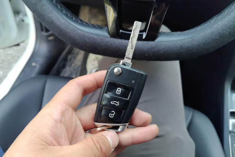 Used Volkswagen Golf Sportsvan 2019 280TSI Automatic Trendy Model China VI Standard Vehicle Key